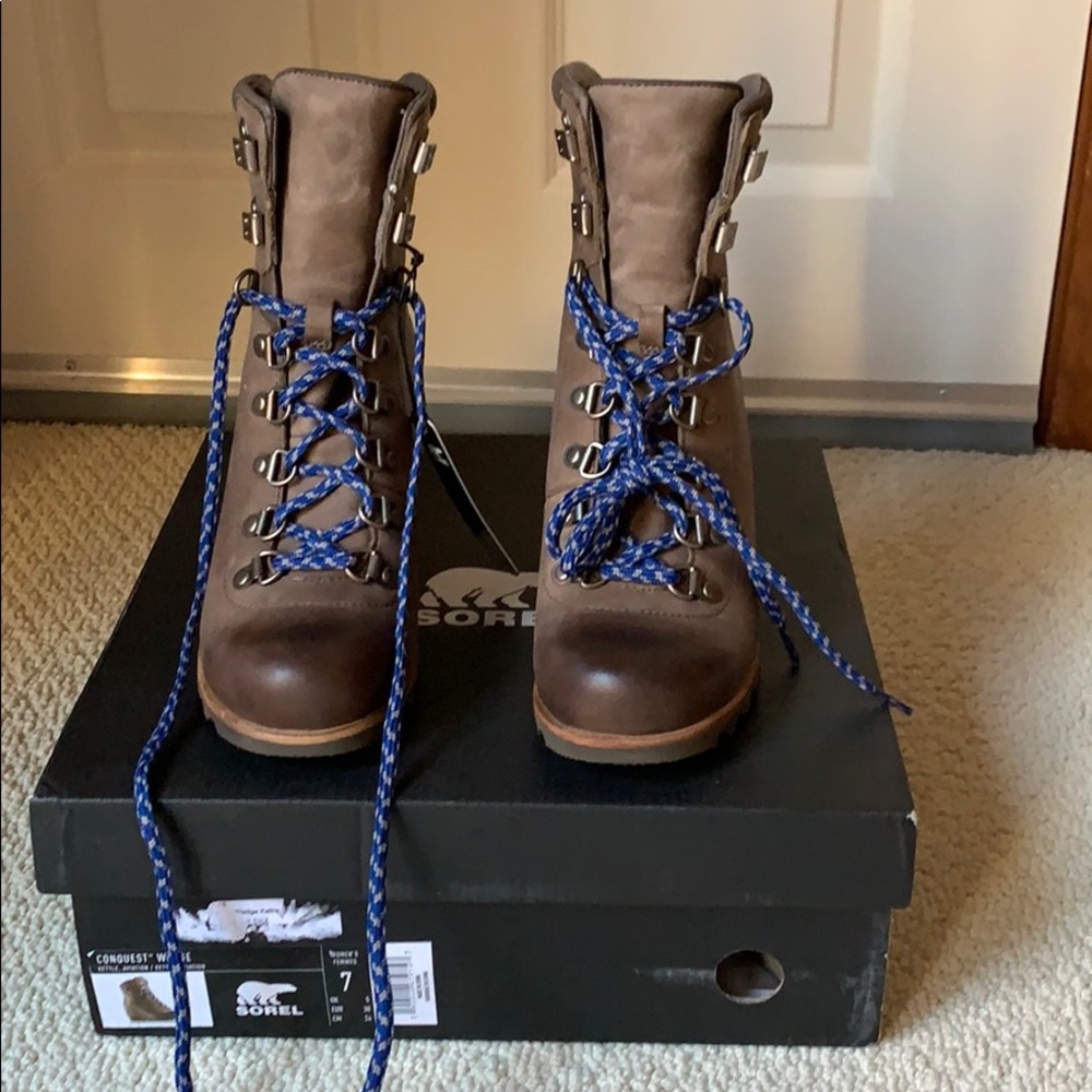 Sorel Conquest Wedges